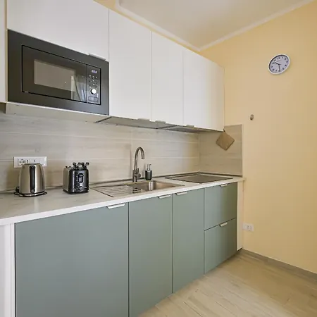 Guesthost - La Casa Del Faro - Appartamento La Spezia