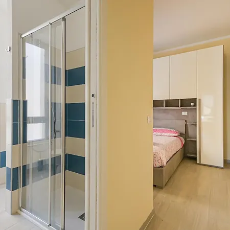 Appartamento Guesthost - La Casa Del Faro - *